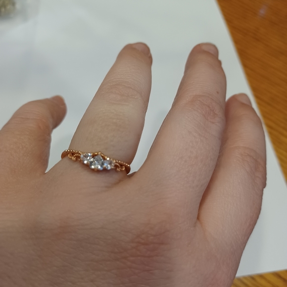 Rose gold ring - Picture 1 of 3